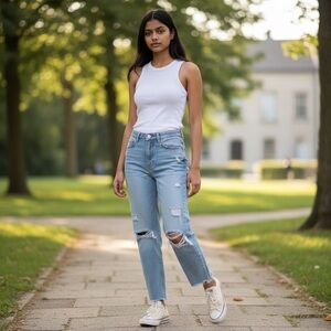 Cello Women’s Slim Straight Light Blue Jeans size 5, Distressed, Raw Hem, 32”